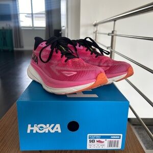 Pink Hoka Clifton 9